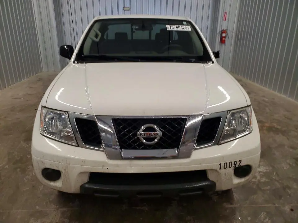 2019 NISSAN FRONTIER SV V6  