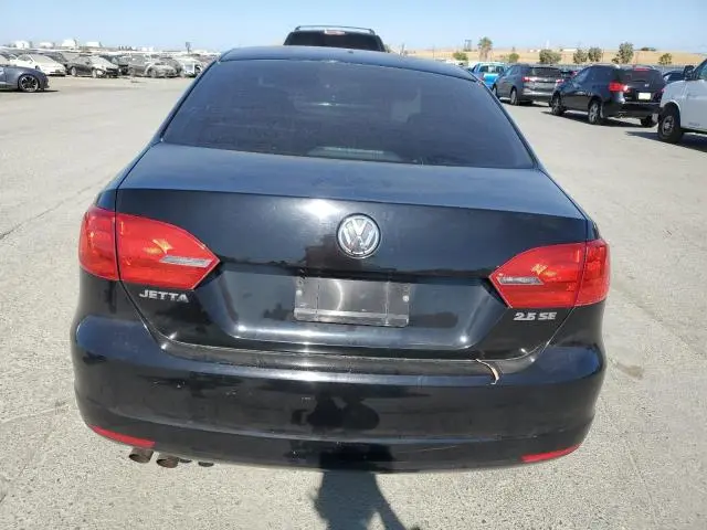 2011 VOLKSWAGEN JETTA SE  
