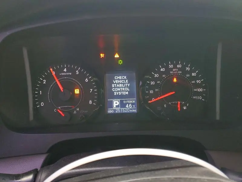 2015 TOYOTA SIENNA LE  