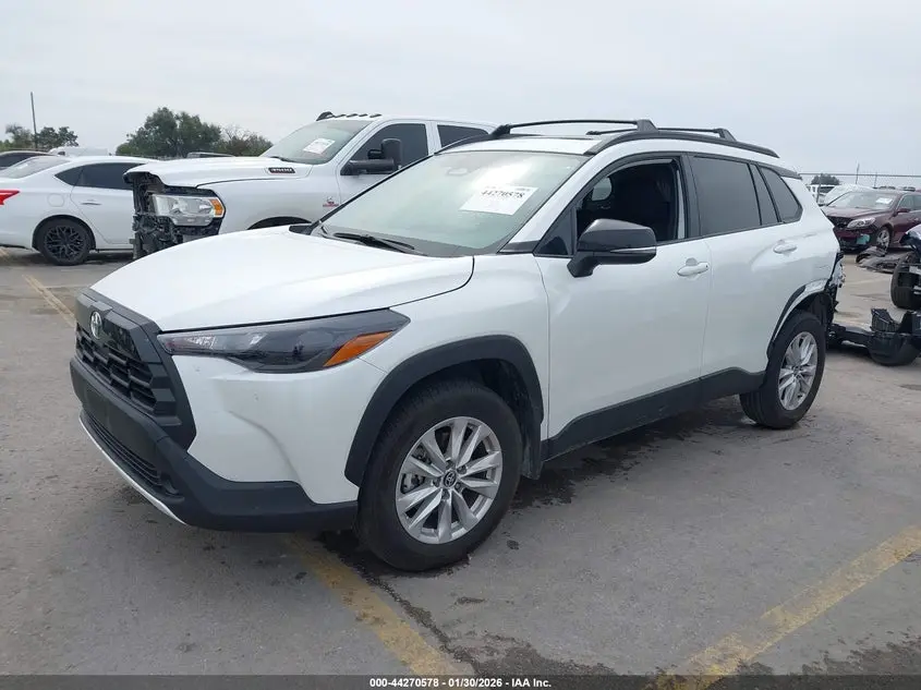 2026 TOYOTA COROLLA CROSS LE