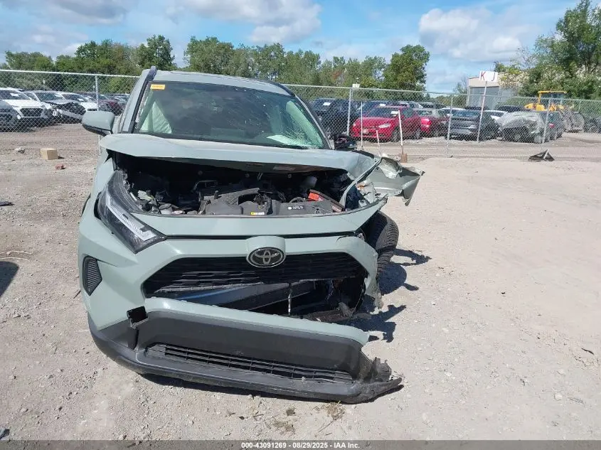 2022 TOYOTA RAV4 XLE