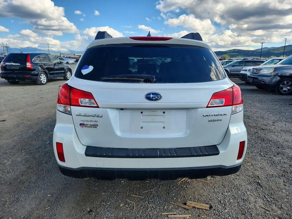 2011 SUBARU OUTBACK 3.6R LIMITED  