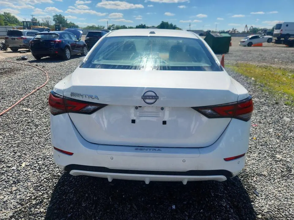 2025 NISSAN SENTRA SV  