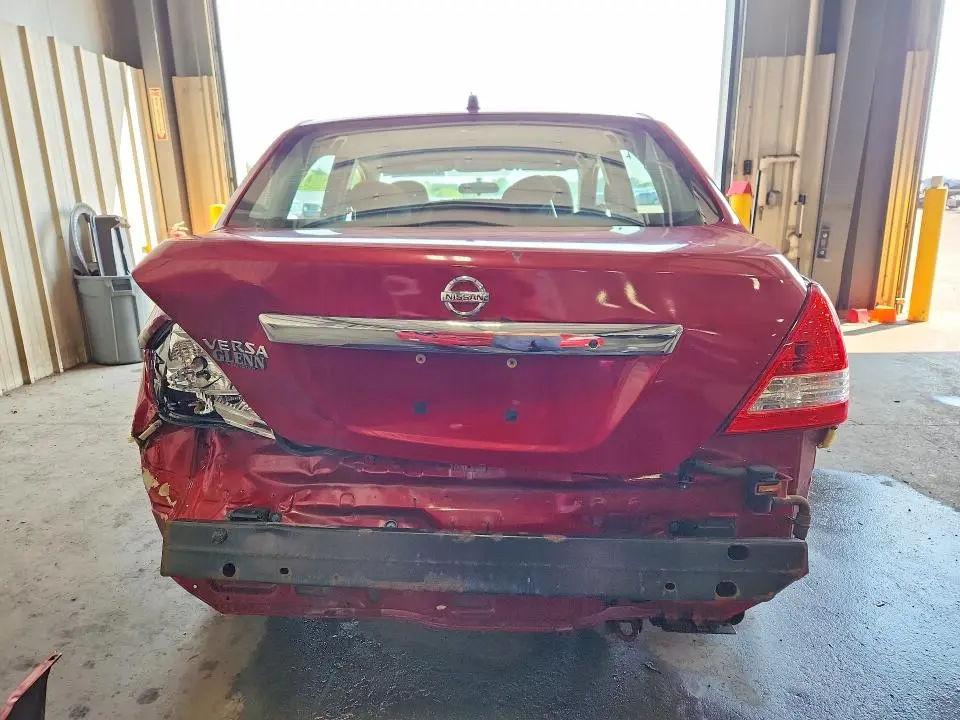 2010 NISSAN VERSA 1.8 S  