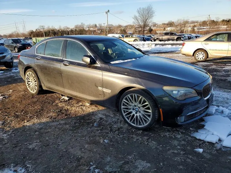 2011 BMW 750 XI  