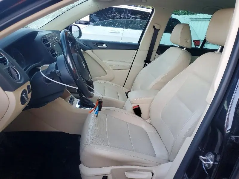 2015 VOLKSWAGEN TIGUAN S  