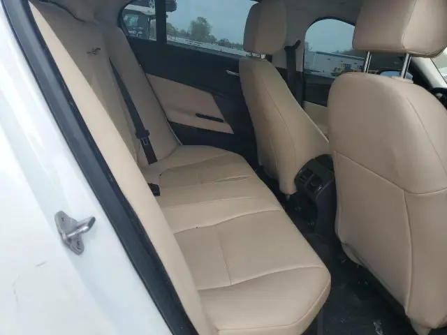 2017 JAGUAR XE PREMIUM  