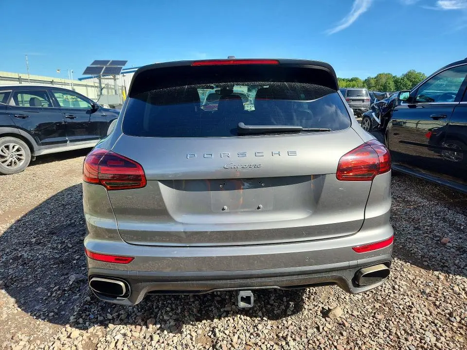2017 PORSCHE CAYENNE   