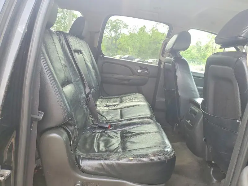 2011 GMC YUKON XL K1500 SLE  