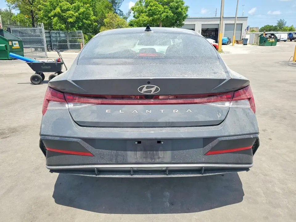 2025 HYUNDAI ELANTRA SEL  