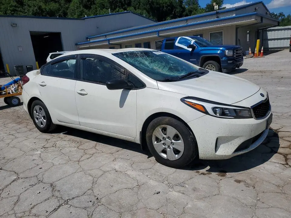 2018 KIA FORTE LX  