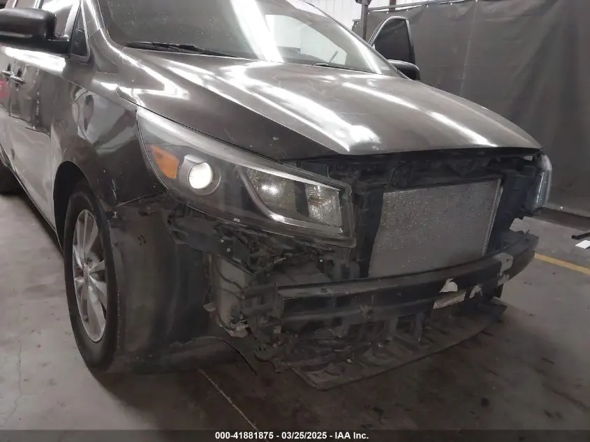 2017 KIA SEDONA LX