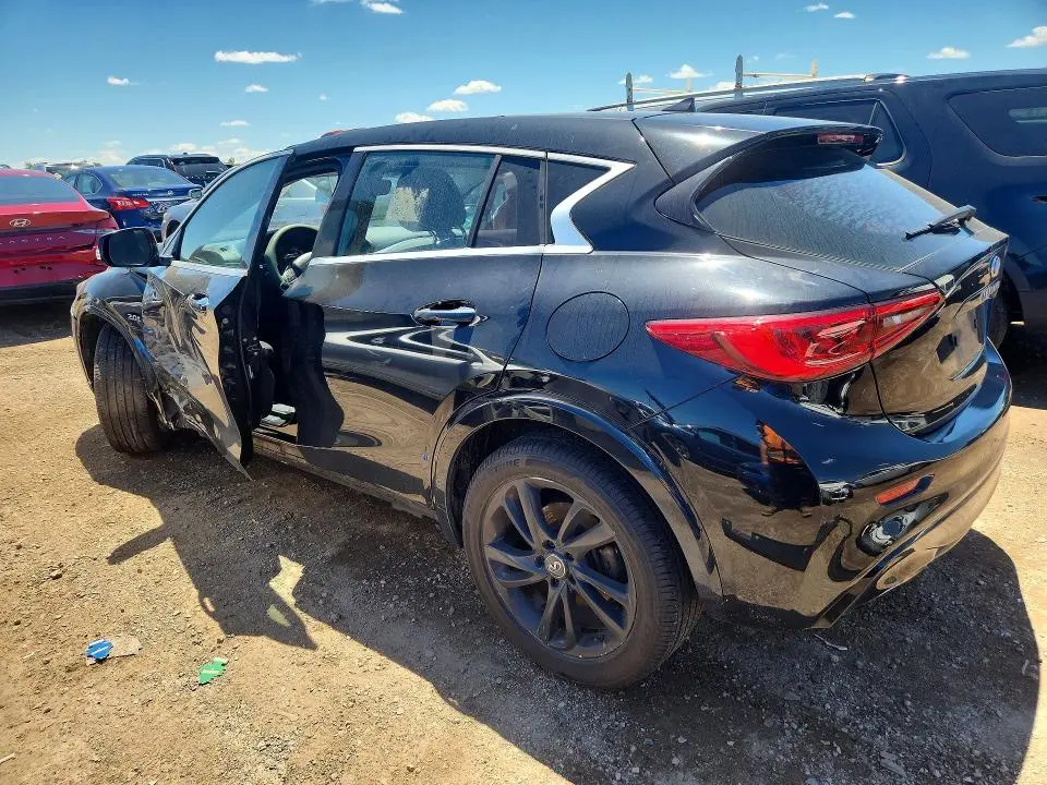 2017 INFINITI QX30 BASE  