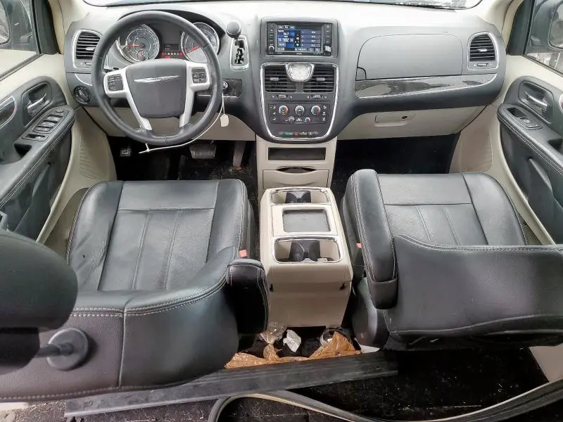 2015 CHRYSLER TOWN & COUNTRY LX  