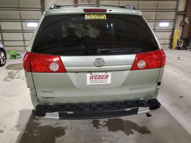 2010 TOYOTA SIENNA XLE  