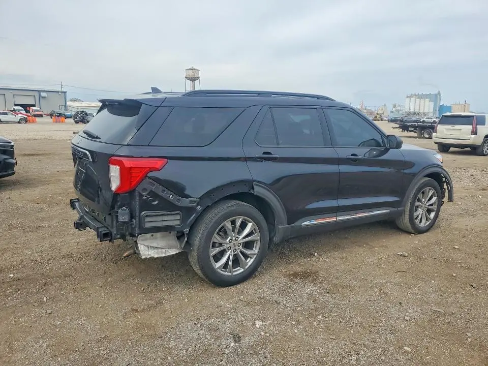 2021 FORD EXPLORER XLT  