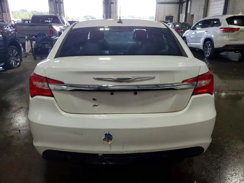 2014 CHRYSLER 200 LX  