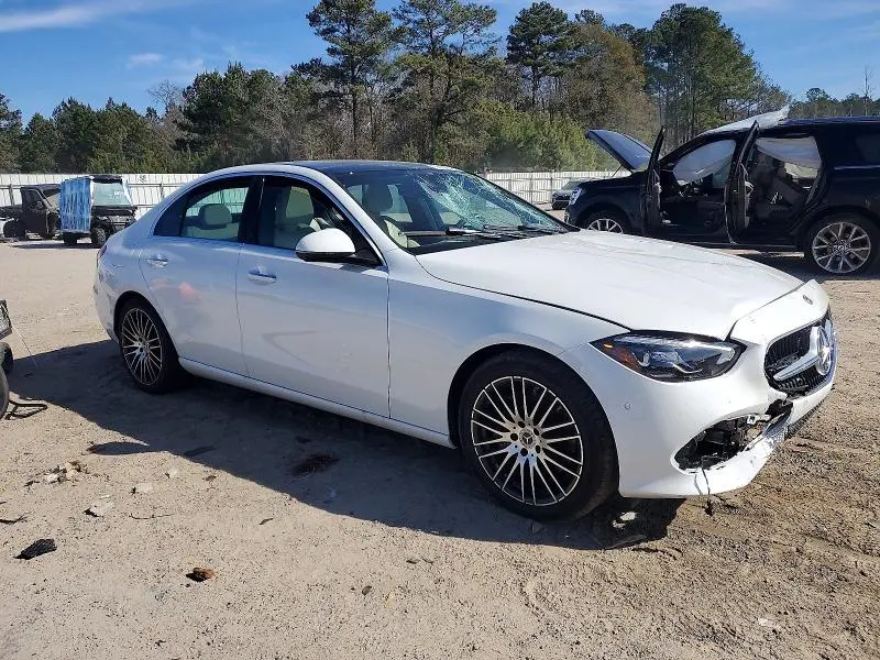 2026 MERCEDES-BENZ C 300  