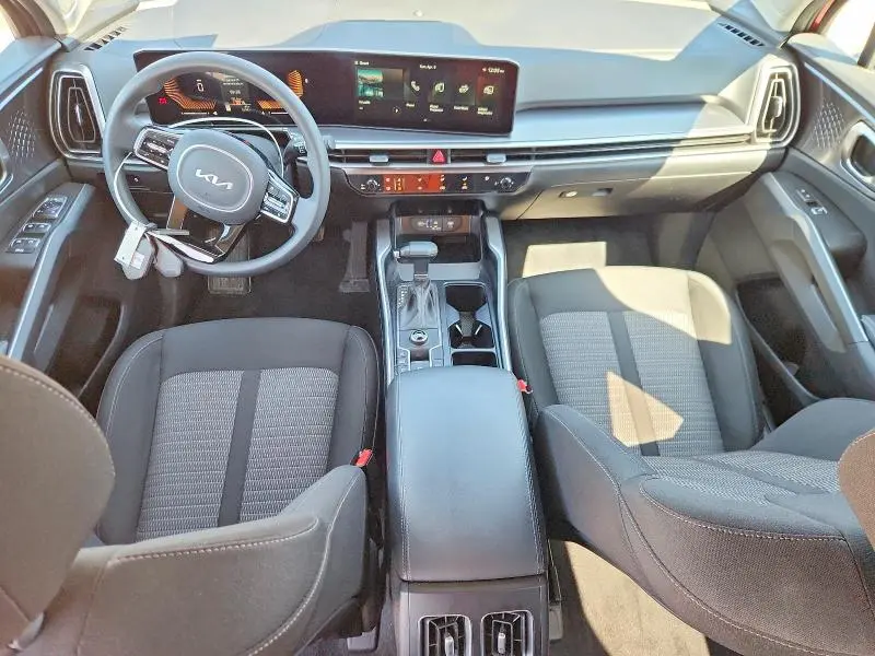 2025 KIA SORENTO LX  