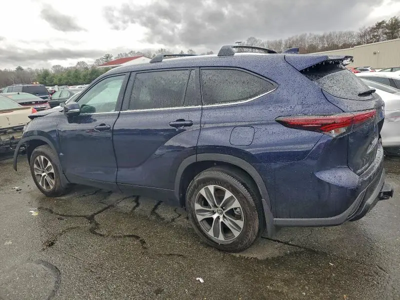 2025 TOYOTA HIGHLANDER LE  