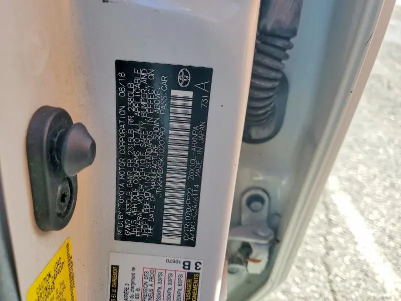 2019 TOYOTA C-HR XLE  