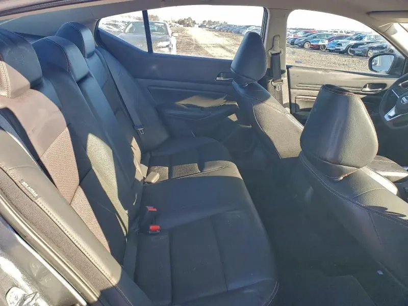 2019 NISSAN ALTIMA SR  