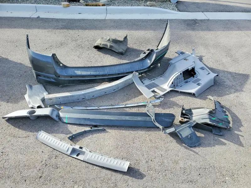 2012 TOYOTA HIGHLANDER SE  