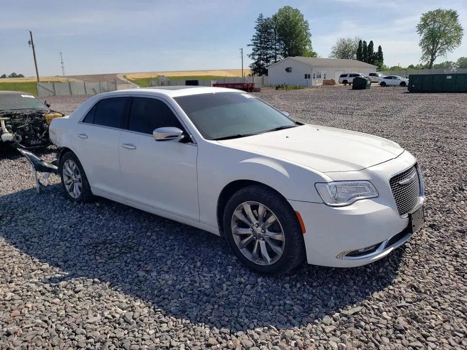 2019 CHRYSLER 300 LIMITED  