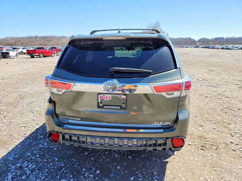 2015 TOYOTA HIGHLANDER XLE  