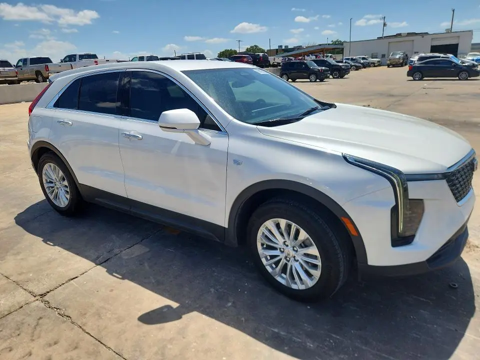 2024 CADILLAC XT4 LUXURY  