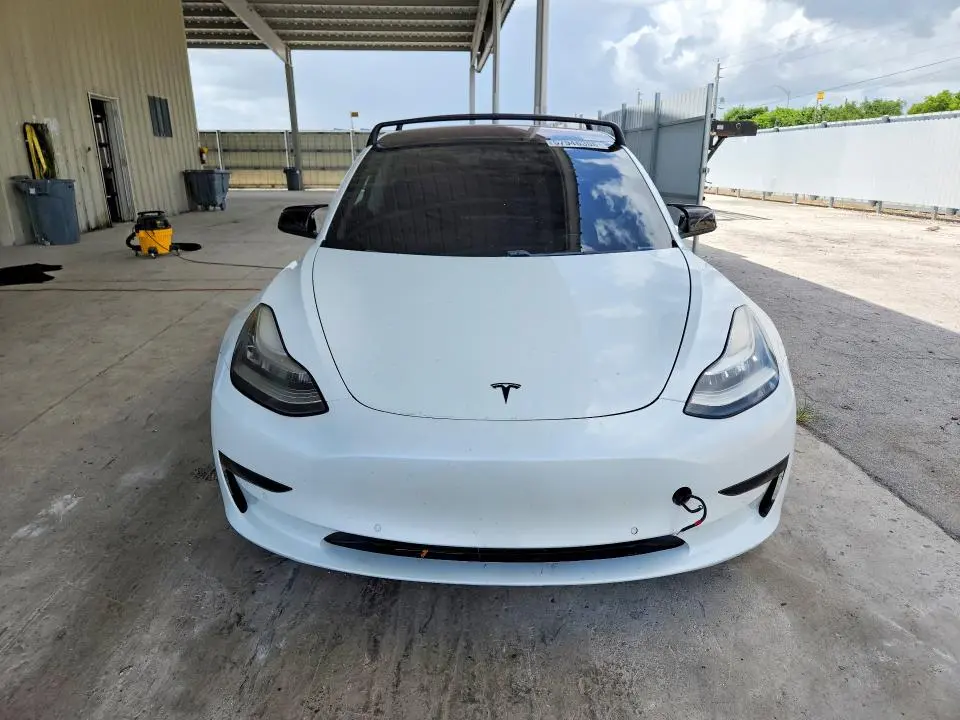 2018 TESLA MODEL 3   