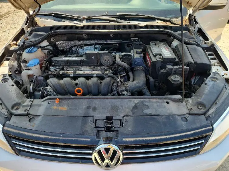 2013 VOLKSWAGEN JETTA SE  