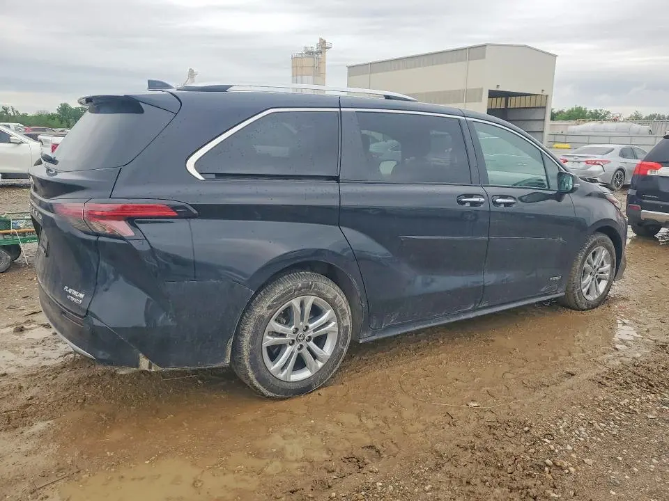 2021 TOYOTA SIENNA PLATINUM 7-PASSENGER  