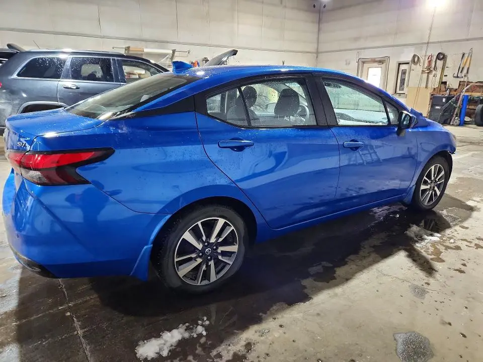 2022 NISSAN VERSA SV  