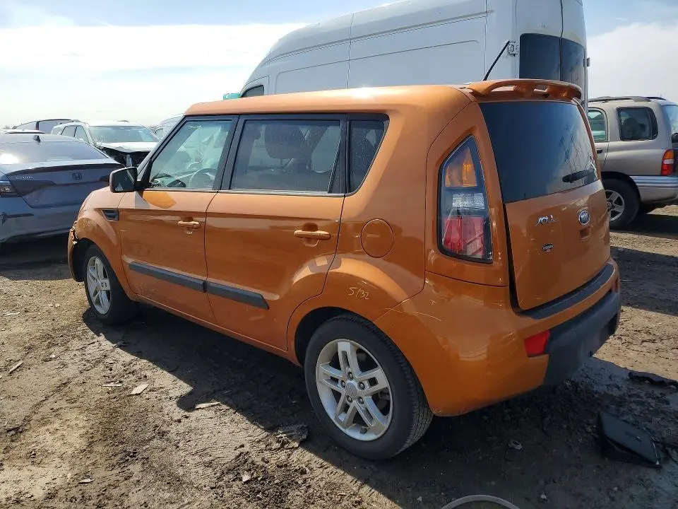 2011 KIA SOUL +  