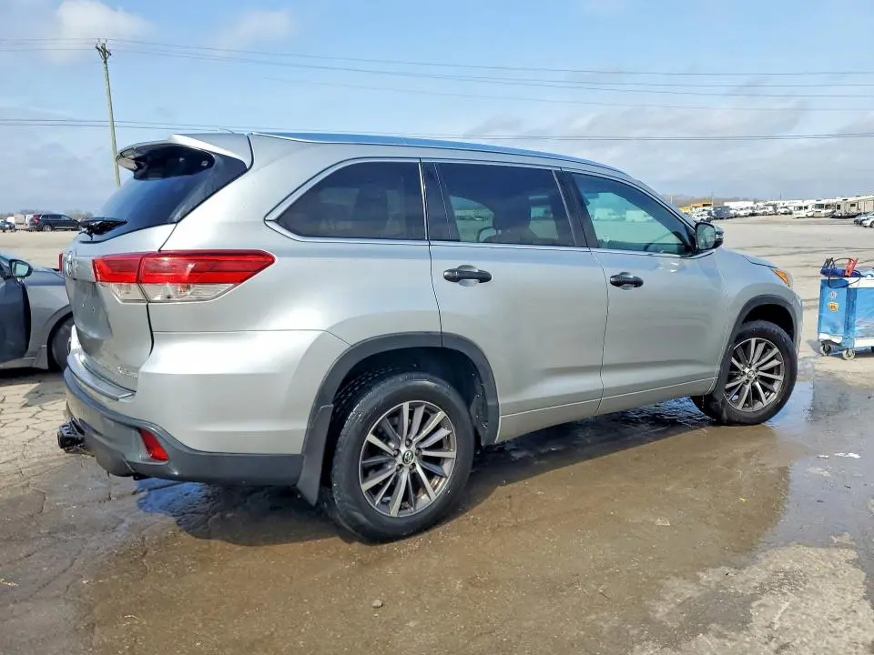2017 TOYOTA HIGHLANDER XLE  
