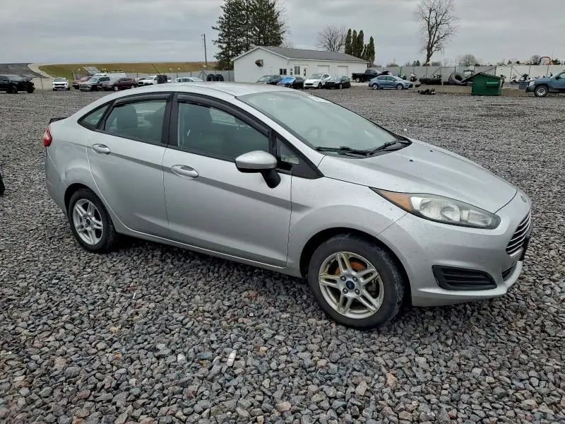 2018 FORD FIESTA SE  
