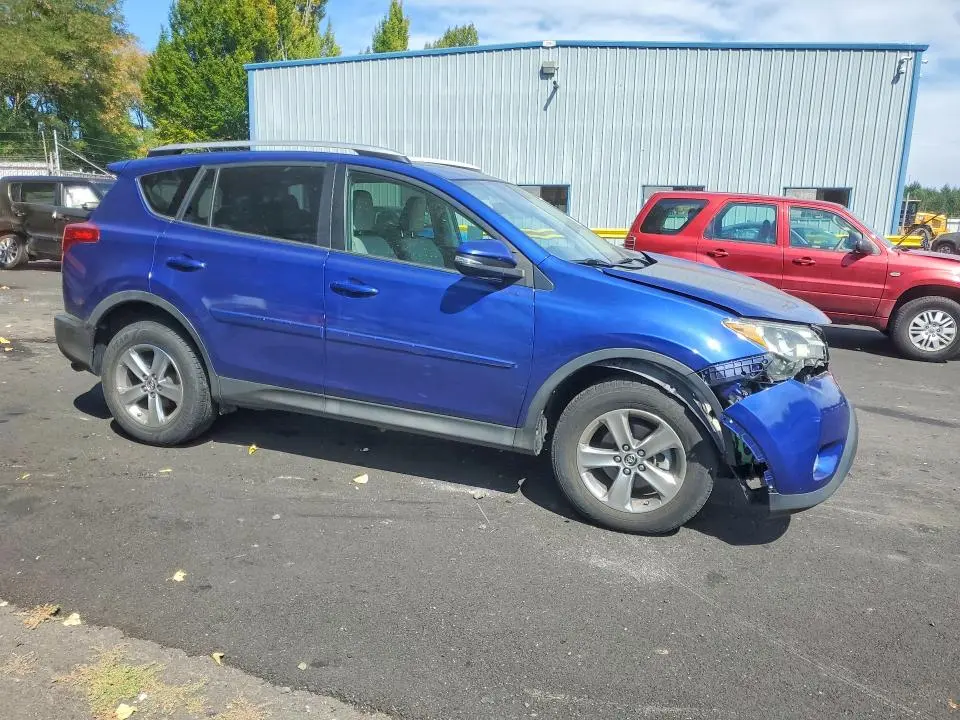 2015 TOYOTA RAV4 XLE  