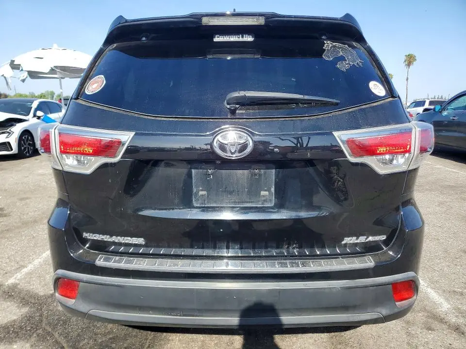 2015 TOYOTA HIGHLANDER XLE  