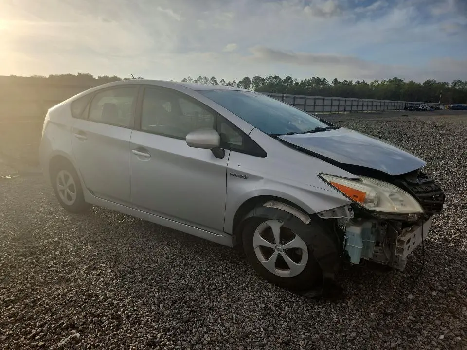 2013 TOYOTA PRIUS TWO  