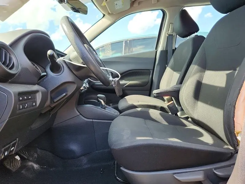 2023 NISSAN KICKS S  