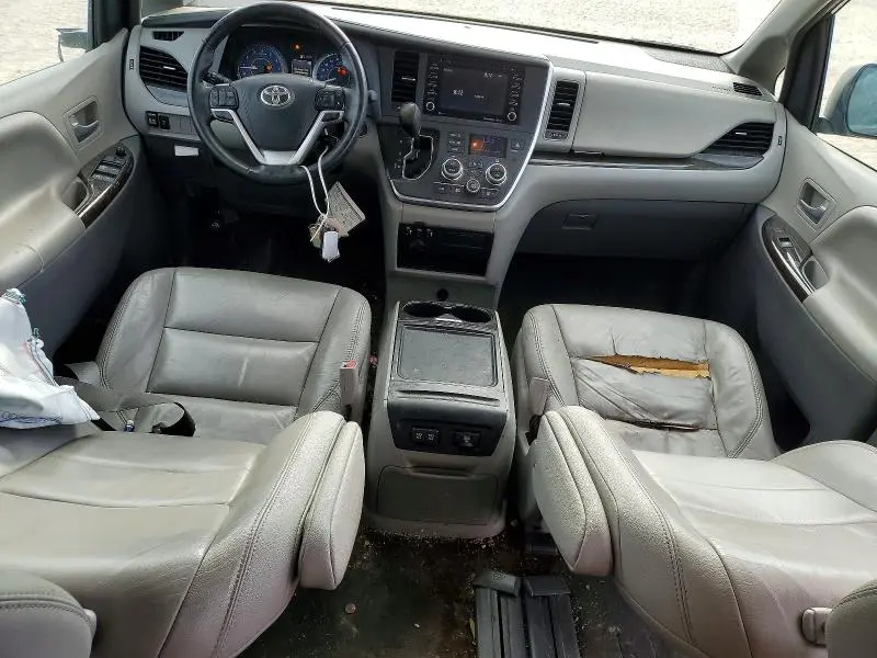 2019 TOYOTA SIENNA XLE 8-PASSENGER  