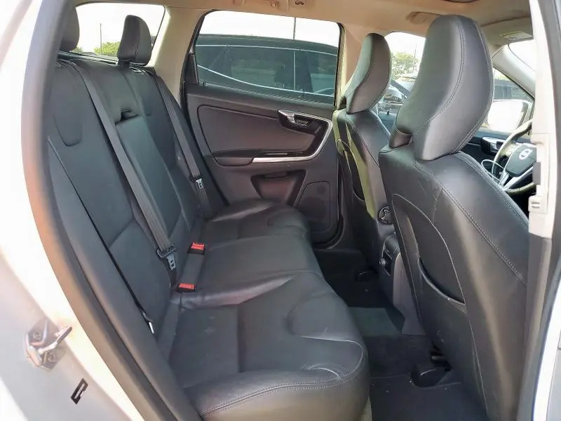 2015 VOLVO XC60 T6 PREMIER  