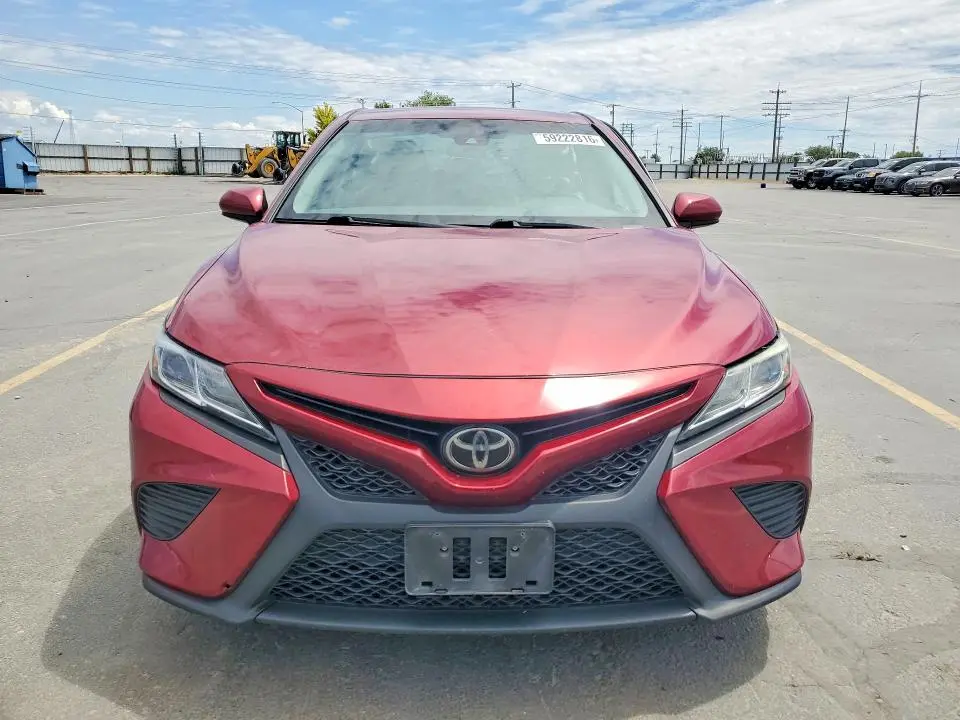2018 TOYOTA CAMRY SE  