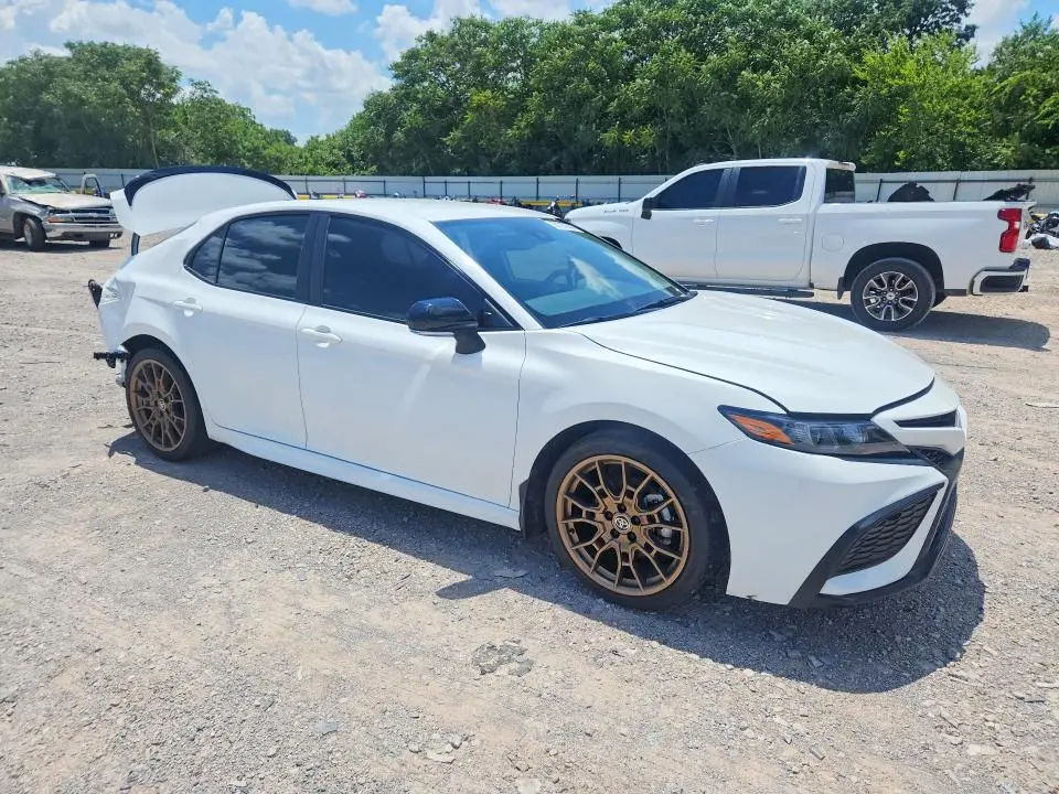 2024 TOYOTA CAMRY SE NIGHTSHADE  