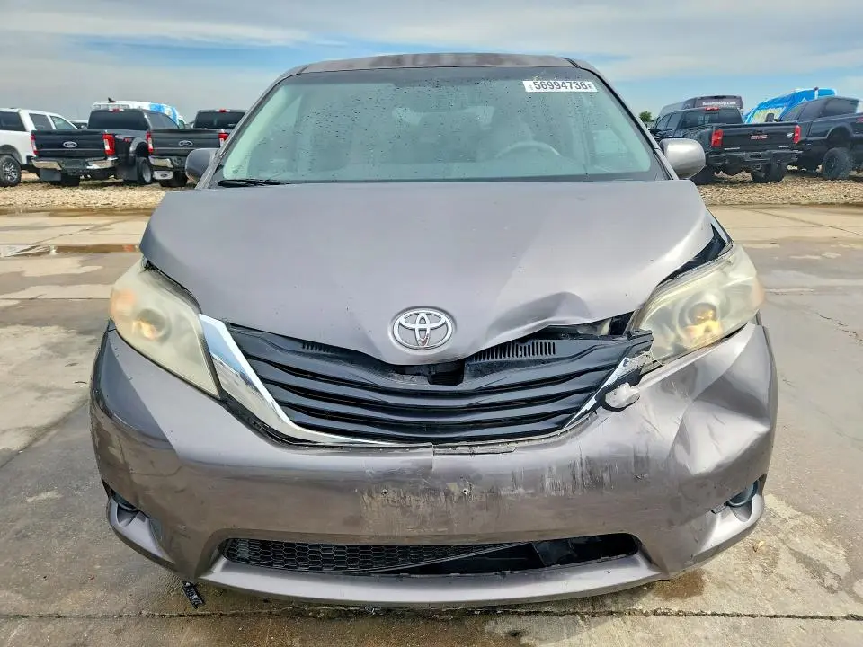2011 TOYOTA SIENNA LE  