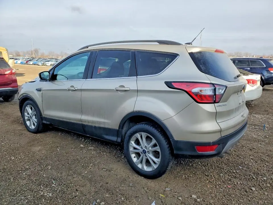 2017 FORD ESCAPE SE  