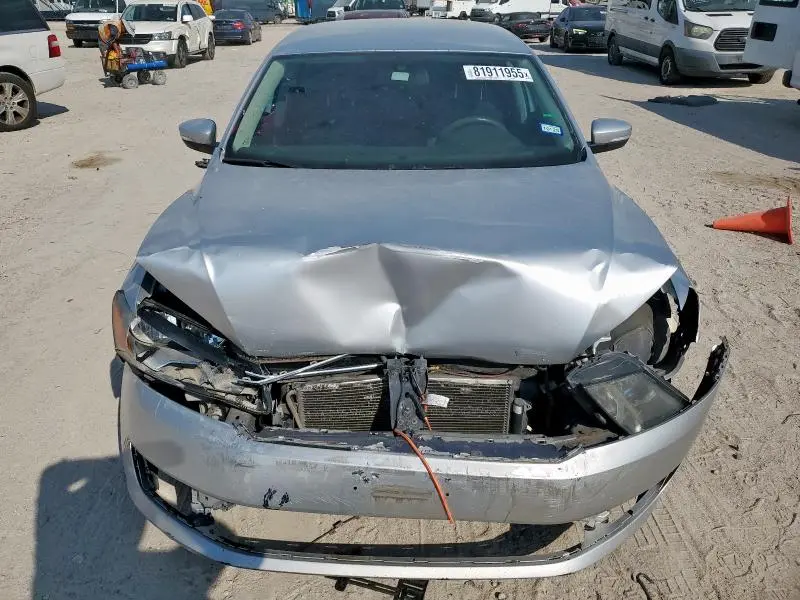 2013 VOLKSWAGEN PASSAT S  