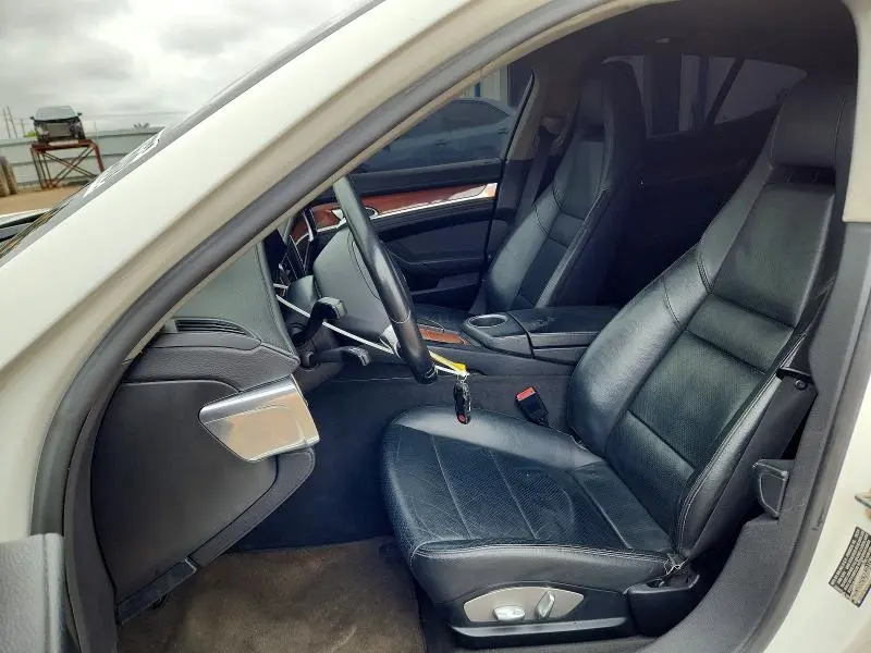 2011 PORSCHE PANAMERA 2  