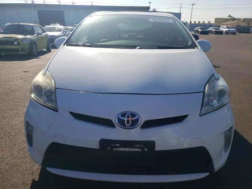 2013 TOYOTA PRIUS ONE  